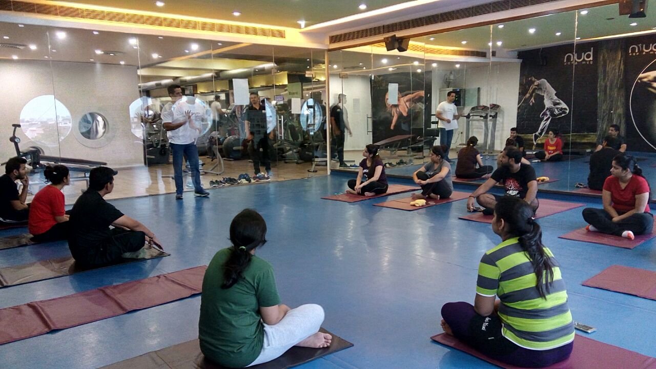 Group Past Life Regression - Yogi Jnana Param explaining, what to expect from this meditation