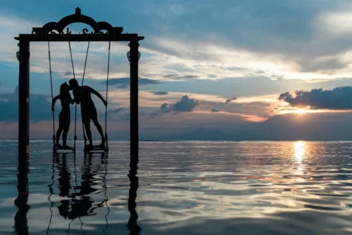 3 Signs of a False Twin Flame vs True Twin Flame Relationship 8 wholeness
